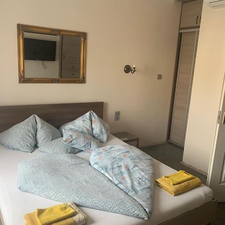 Aradi Vendégház Miskolc Exterior foto