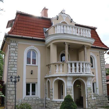 Aradi Vendégház Miskolc Exterior foto